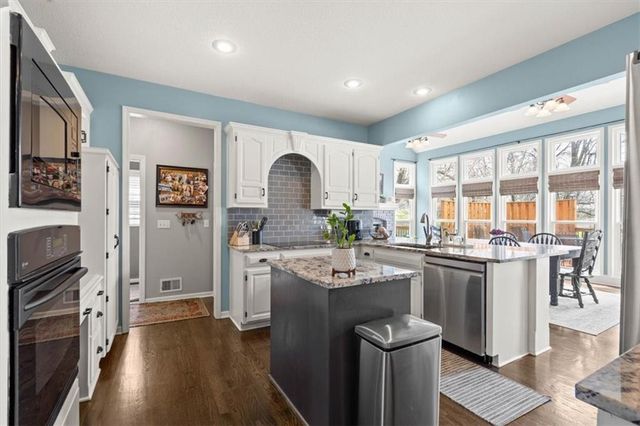 8810 W 147th Terrace, Overland Park, KS 66221