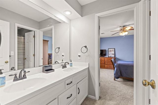 8810 W 147th Terrace, Overland Park, KS 66221