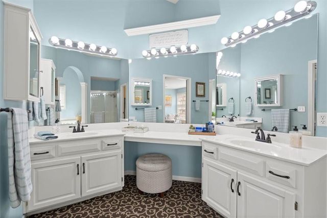 8810 W 147th Terrace, Overland Park, KS 66221