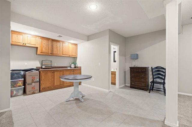 8810 W 147th Terrace, Overland Park, KS 66221