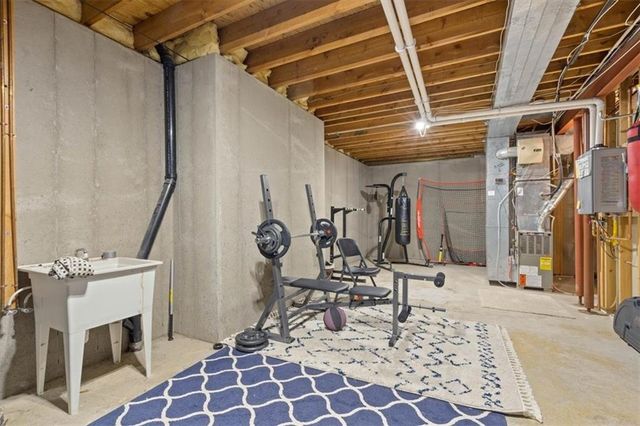 8810 W 147th Terrace, Overland Park, KS 66221