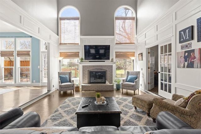 8810 W 147th Terrace, Overland Park, KS 66221