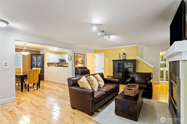 36726 SE Gravenstein Court, Snoqualmie, WA 98065