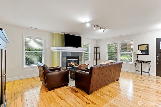 36726 SE Gravenstein Court, Snoqualmie, WA 98065