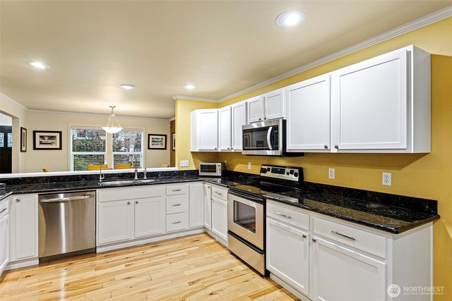 36726 SE Gravenstein Court, Snoqualmie, WA 98065