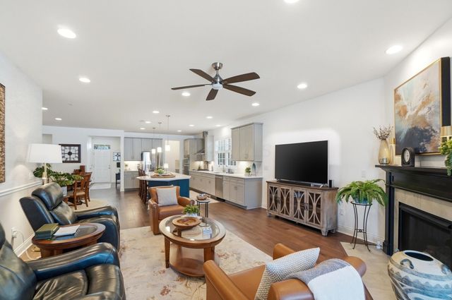 6321 Callaway Square E, New Albany, OH 43054