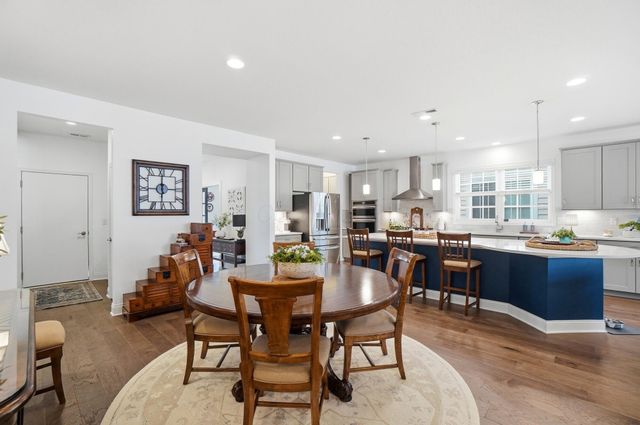 6321 Callaway Square E, New Albany, OH 43054