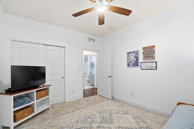 6321 Callaway Square E, New Albany, OH 43054