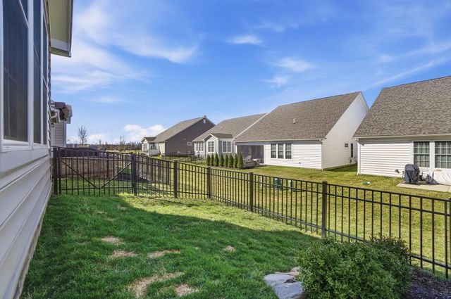 6321 Callaway Square E, New Albany, OH 43054