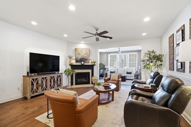 6321 Callaway Square E, New Albany, OH 43054