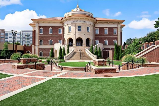 6072 Grand Loop Road, Sugar Hill, GA 30518