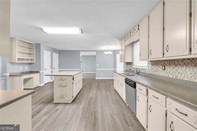 200 Riverbrook Court, Mcdonough, GA 30252