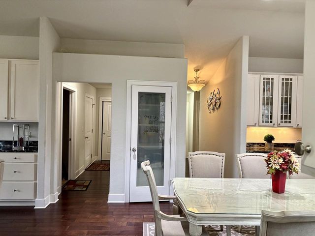 6183 S 40th STREET, Greenfield, WI 53221