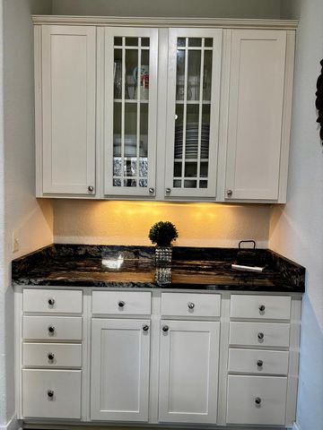 6183 S 40th STREET, Greenfield, WI 53221