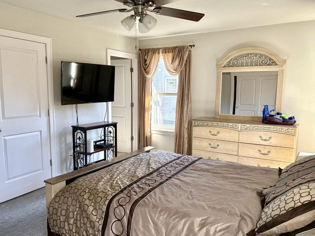 6183 S 40th STREET, Greenfield, WI 53221