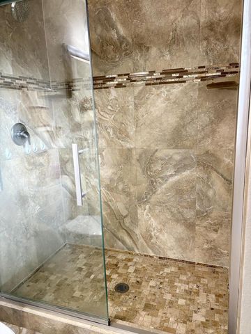 6183 S 40th STREET, Greenfield, WI 53221