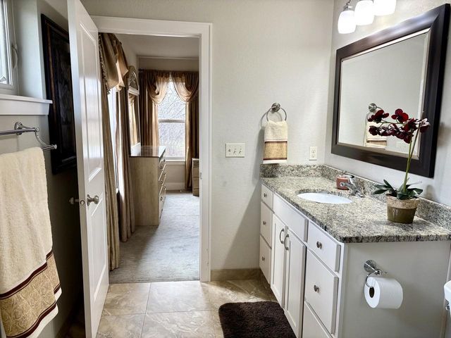 6183 S 40th STREET, Greenfield, WI 53221