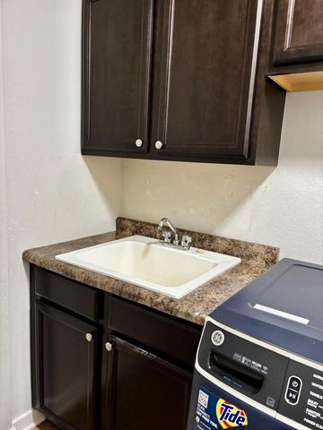 6183 S 40th STREET, Greenfield, WI 53221