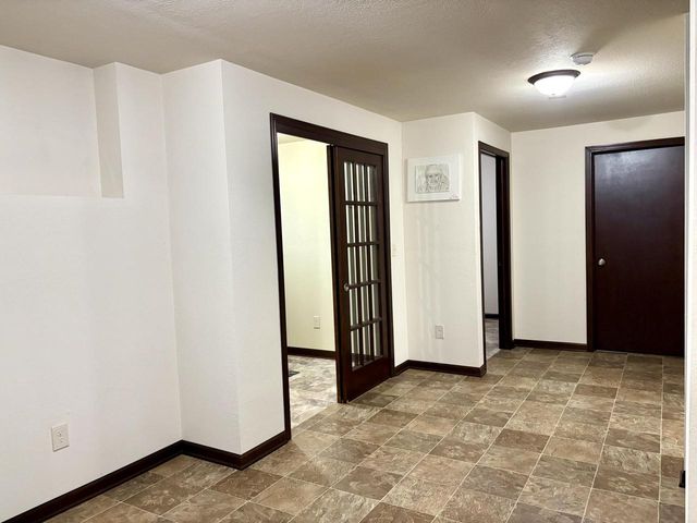 6183 S 40th STREET, Greenfield, WI 53221