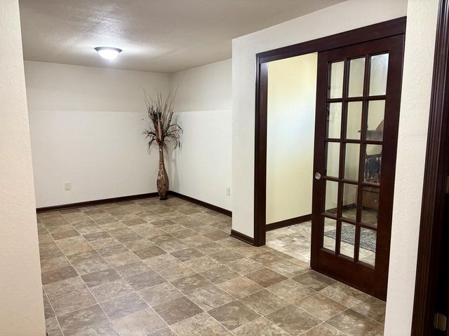 6183 S 40th STREET, Greenfield, WI 53221