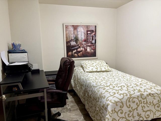 6183 S 40th STREET, Greenfield, WI 53221