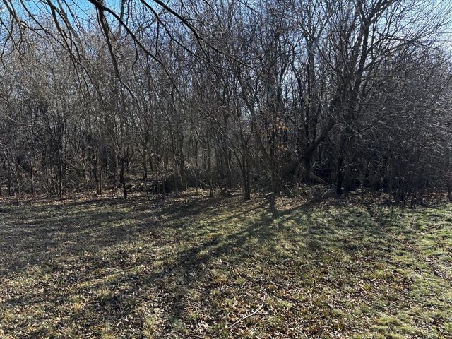 6183 S 40th STREET, Greenfield, WI 53221