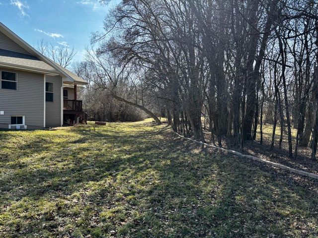 6183 S 40th STREET, Greenfield, WI 53221