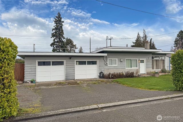 413 E Orcas Avenue, Port Angeles, WA 98362