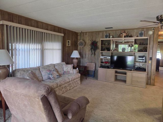 6937 SE Delegate Street, Hobe Sound, FL 33455