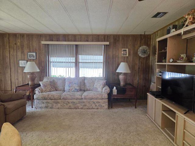 6937 SE Delegate Street, Hobe Sound, FL 33455
