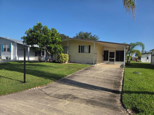 6937 SE Delegate Street, Hobe Sound, FL 33455