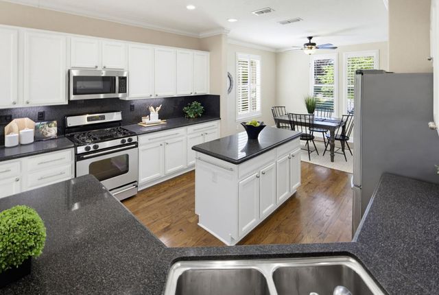 1368 Lasso Lake Ln, Lincoln, CA 95648