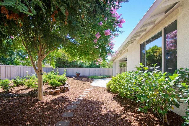 1368 Lasso Lake Ln, Lincoln, CA 95648