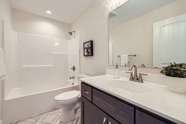 5788 Upper 179th Street W, Lakeville, MN 55044