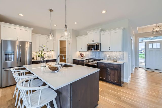 5788 Upper 179th Street W, Lakeville, MN 55044