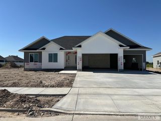 957 Jack Ln, Idaho Falls, ID 83402