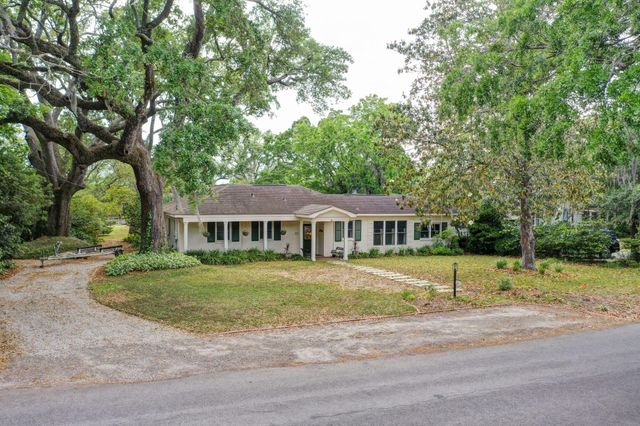 243 Bayview Drive, Mount Pleasant, SC 29464