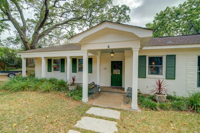 243 Bayview Drive, Mount Pleasant, SC 29464