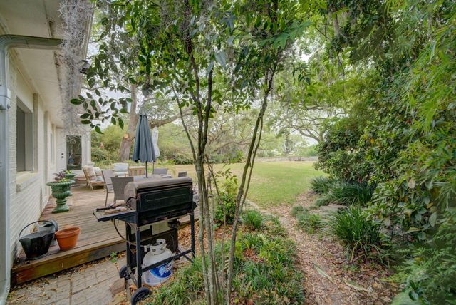 243 Bayview Drive, Mount Pleasant, SC 29464