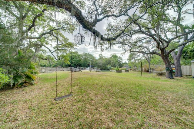 243 Bayview Drive, Mount Pleasant, SC 29464