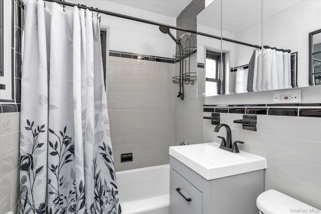 21-41 Utopia Parkway LOWER, Whitestone, NY 11357