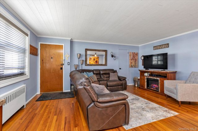 21-41 Utopia Parkway LOWER, Whitestone, NY 11357