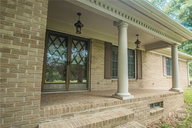 2195 Temple Johnson Road, Snellville, GA 30078