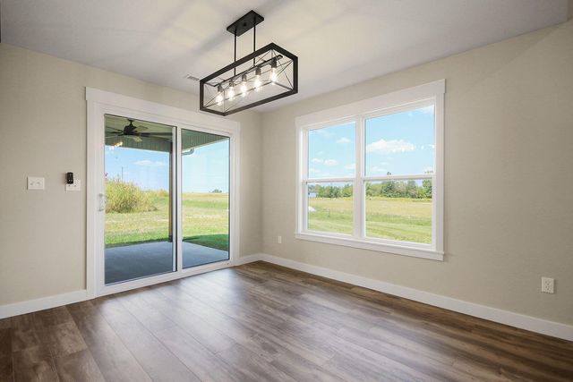 301 W FRANCIS ST, Sturgeon, MO 65284