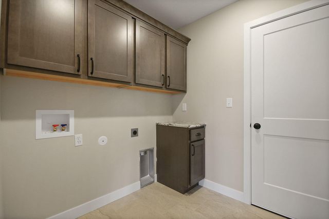 301 W FRANCIS ST, Sturgeon, MO 65284