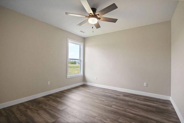 301 W FRANCIS ST, Sturgeon, MO 65284