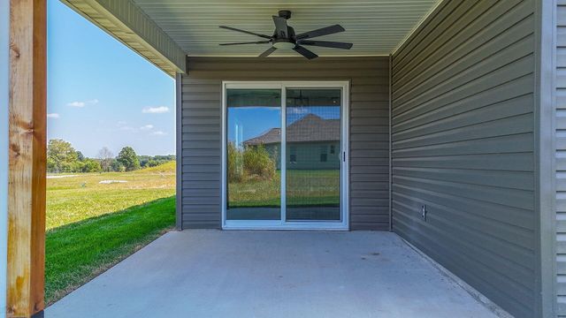 301 W FRANCIS ST, Sturgeon, MO 65284