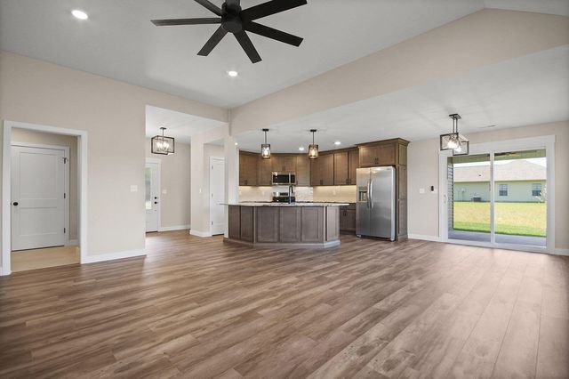 301 W FRANCIS ST, Sturgeon, MO 65284