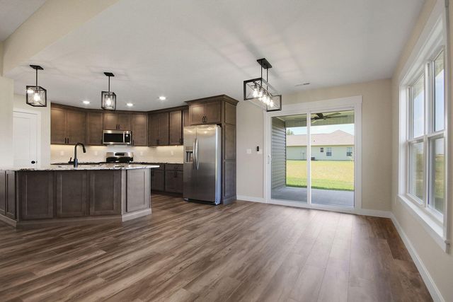 301 W FRANCIS ST, Sturgeon, MO 65284