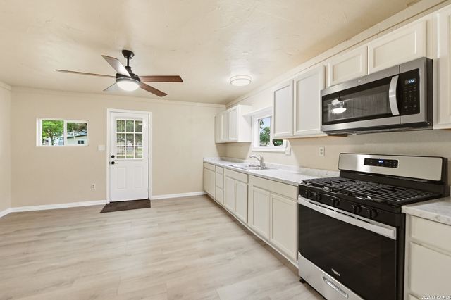 715 W VESTAL PL, San Antonio, TX 78221